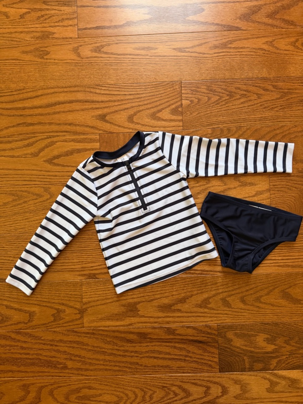 Rashguard swimsuit two set bundle - Baby Gap and Old Navy - Picture 2 of 11